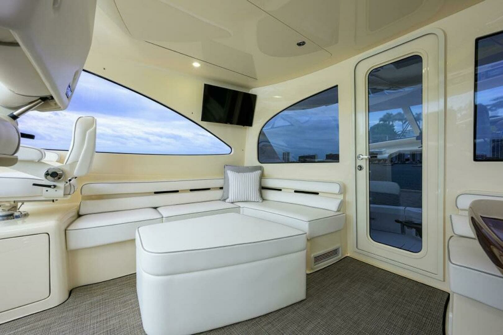 2024 Viking 54 Sport Coupe - Image 16