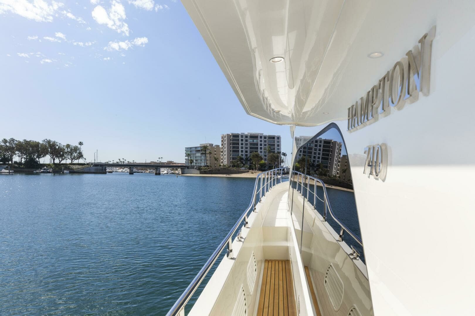 2007 Hampton Cockpit Motoryacht - Image 40
