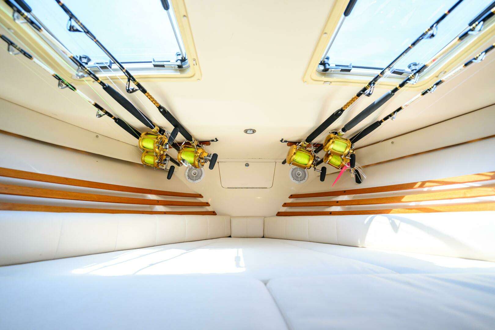 2003 Grady-White 330 Express - Image 20