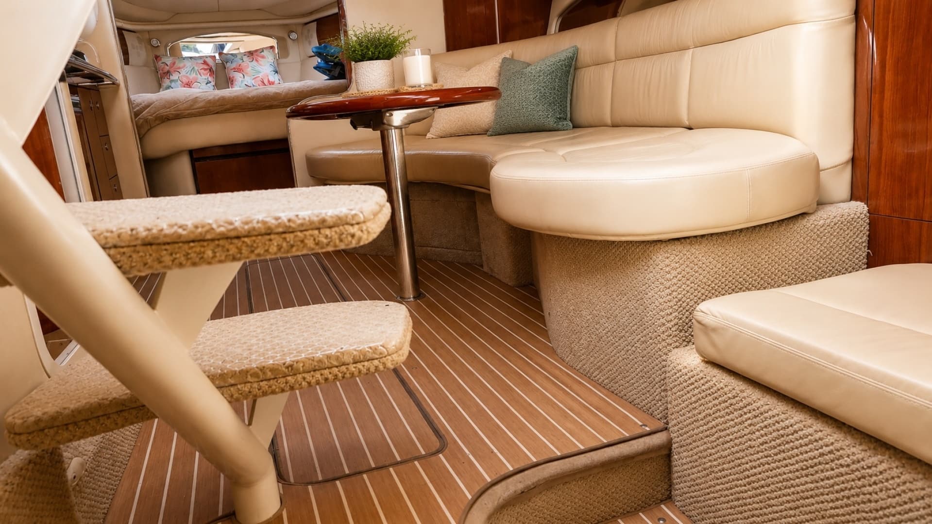 2004 Sea Ray 360 Sundancer - Image 12