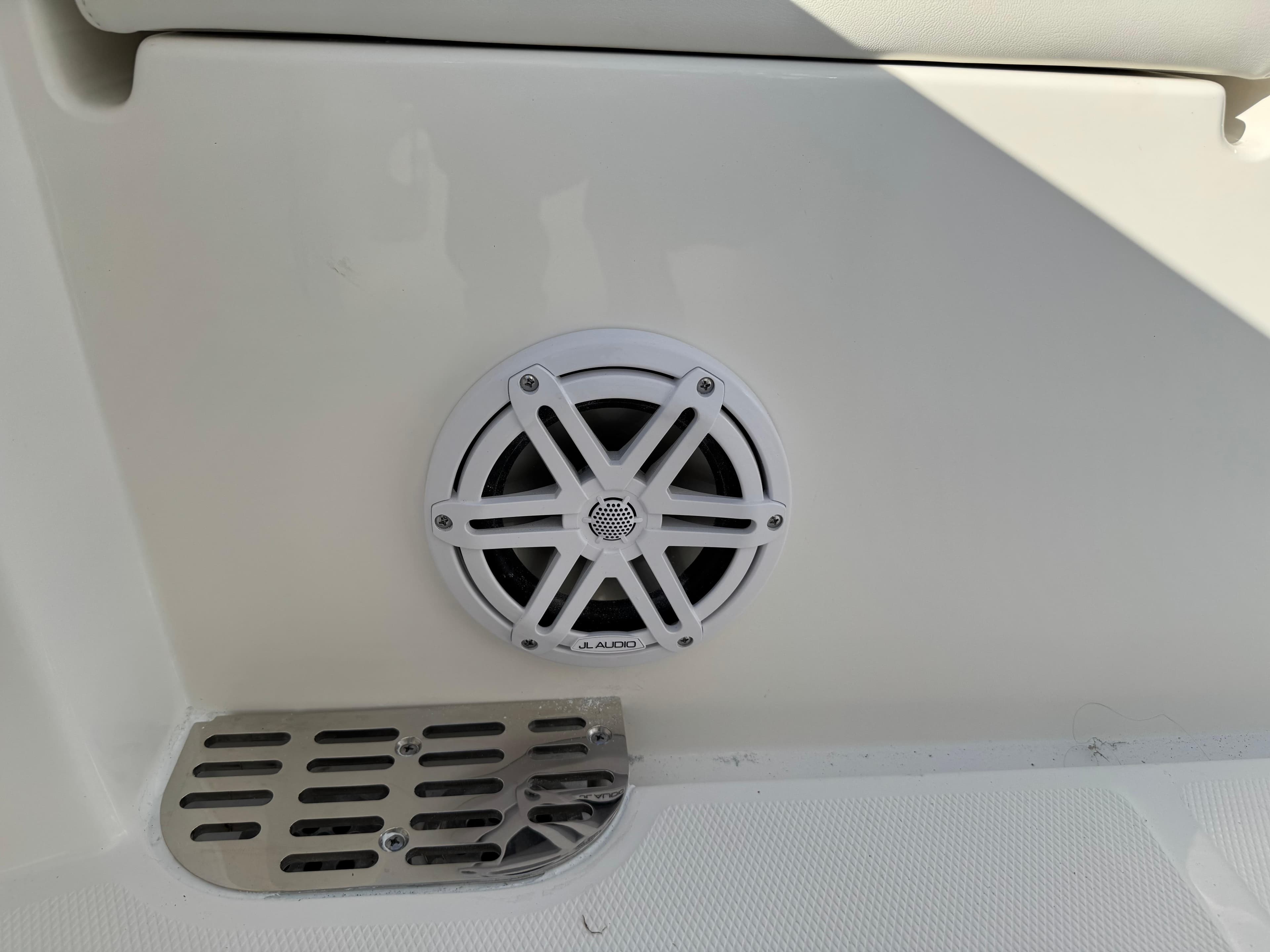 2025 Regulator 26XO boat speaker and vent detail.