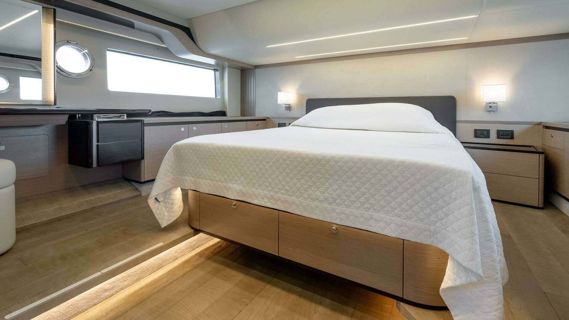 2023 Absolute 52 Navetta - Image 38