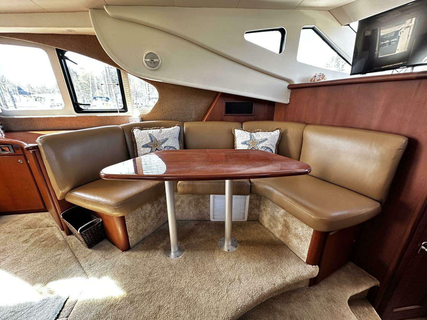 2005 Silverton 35 Motor Yacht - Image 22