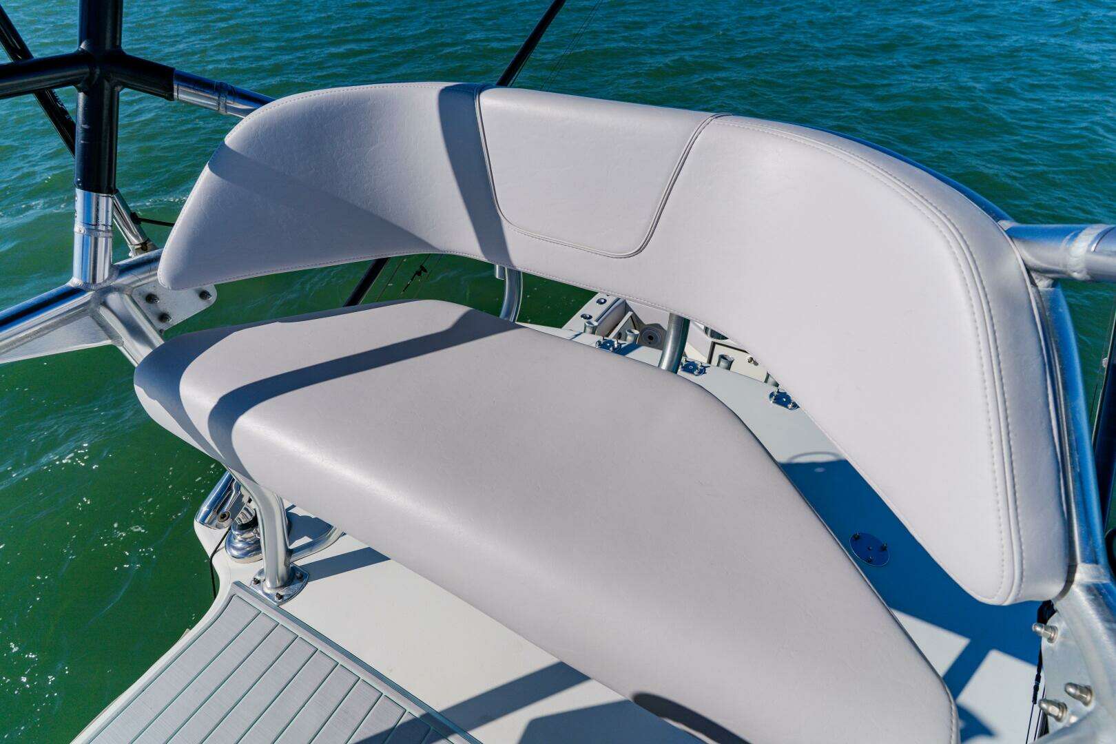 2012 SeaVee 390B - Image 26