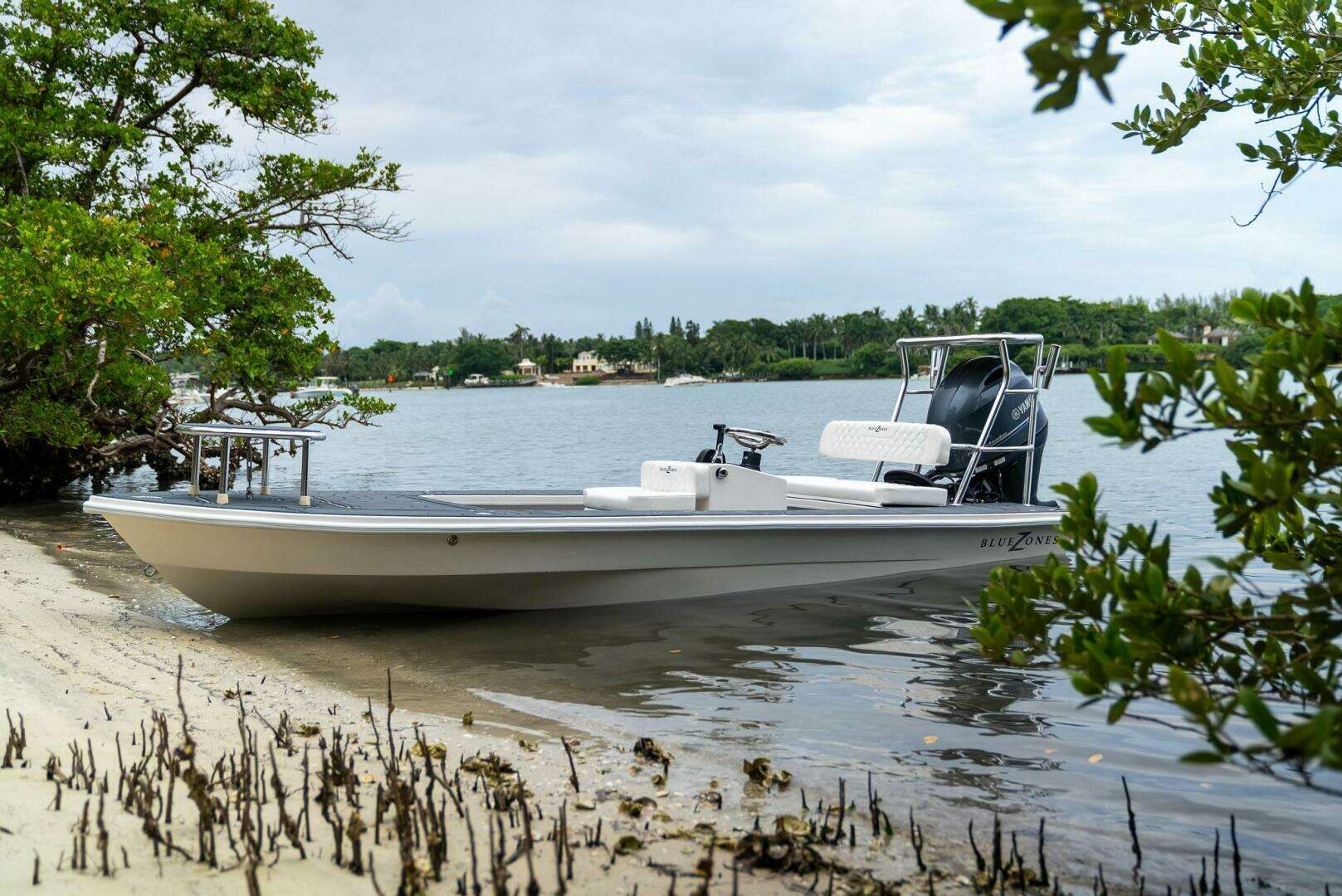 2025 BlueZones Boatworks 16' Flats - Image 25