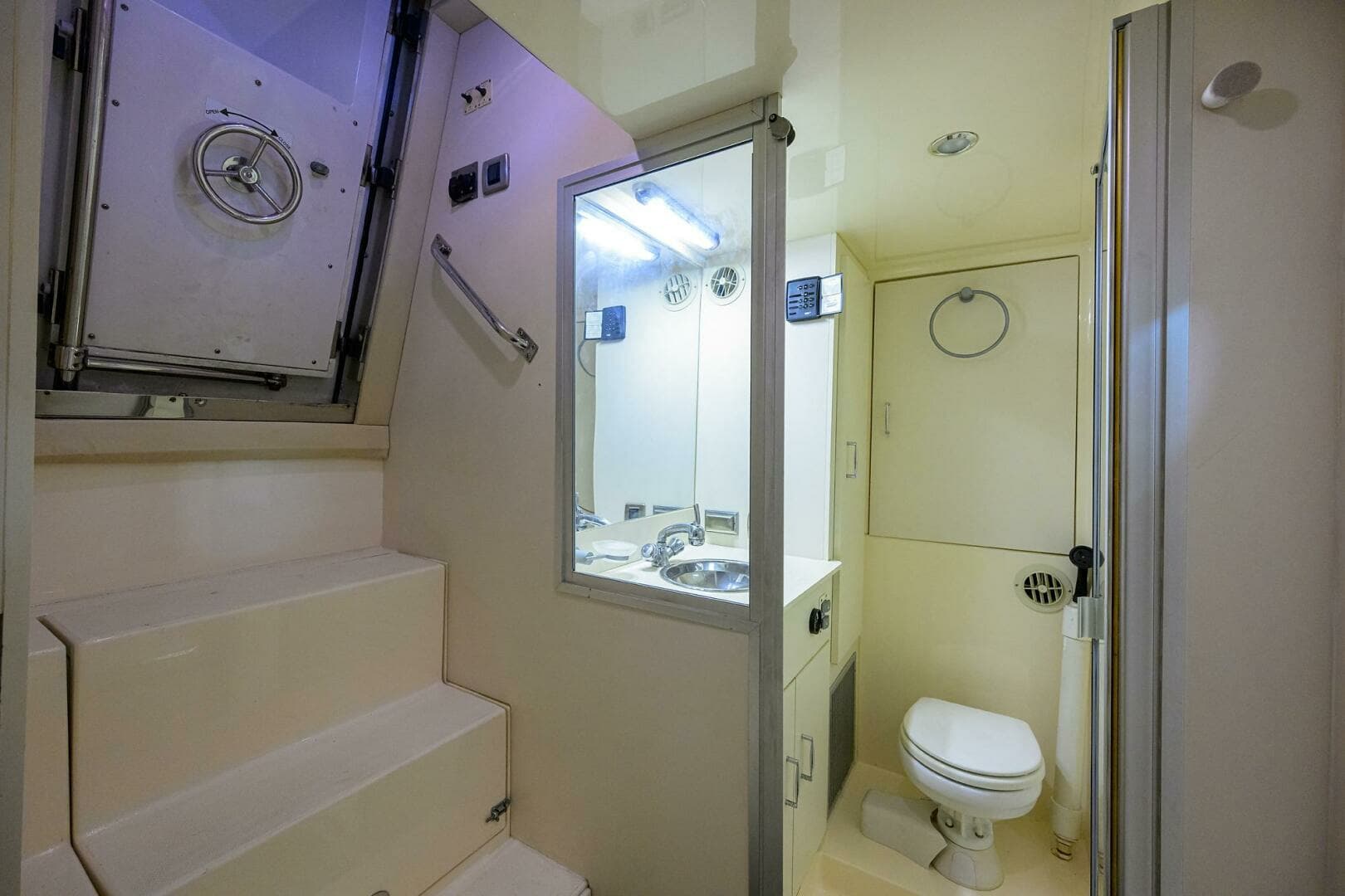 2005 Marquis 65 Motor Yacht - Image 57