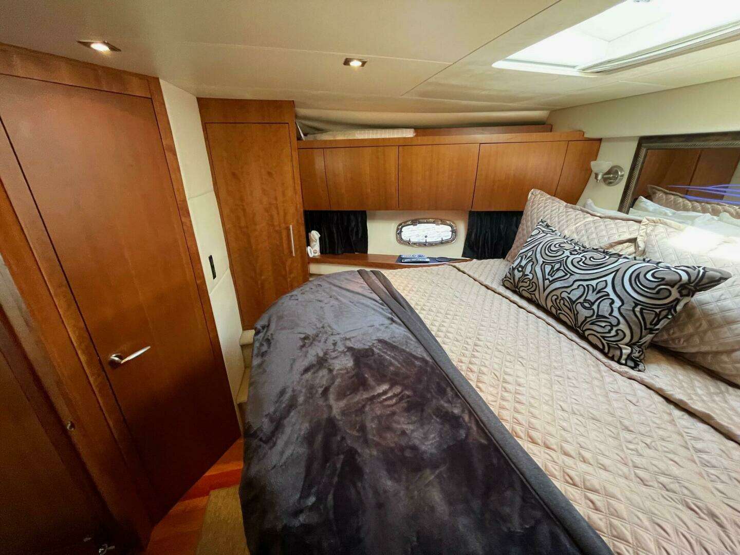 2009 Regal 5260 Sport Coupe - Image 37
