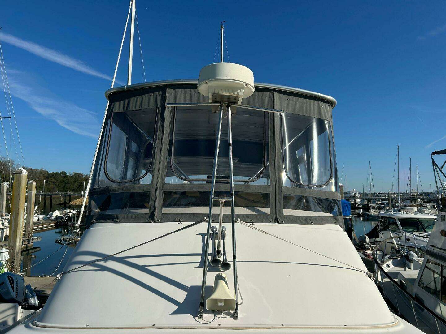 1982 Silverton 40 Aft Cabin - Image 2