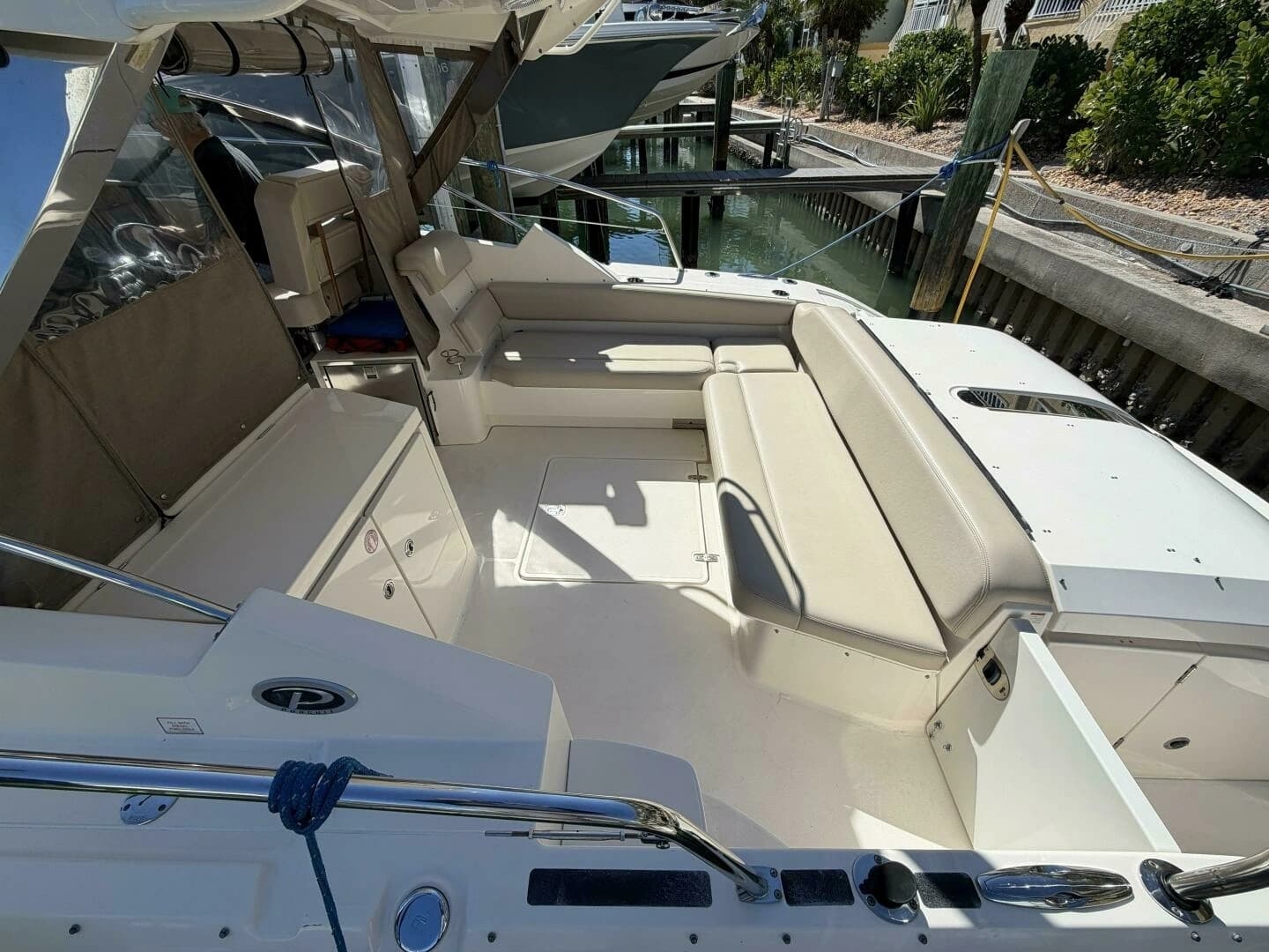 2014 Pursuit SC 365i - Image 20