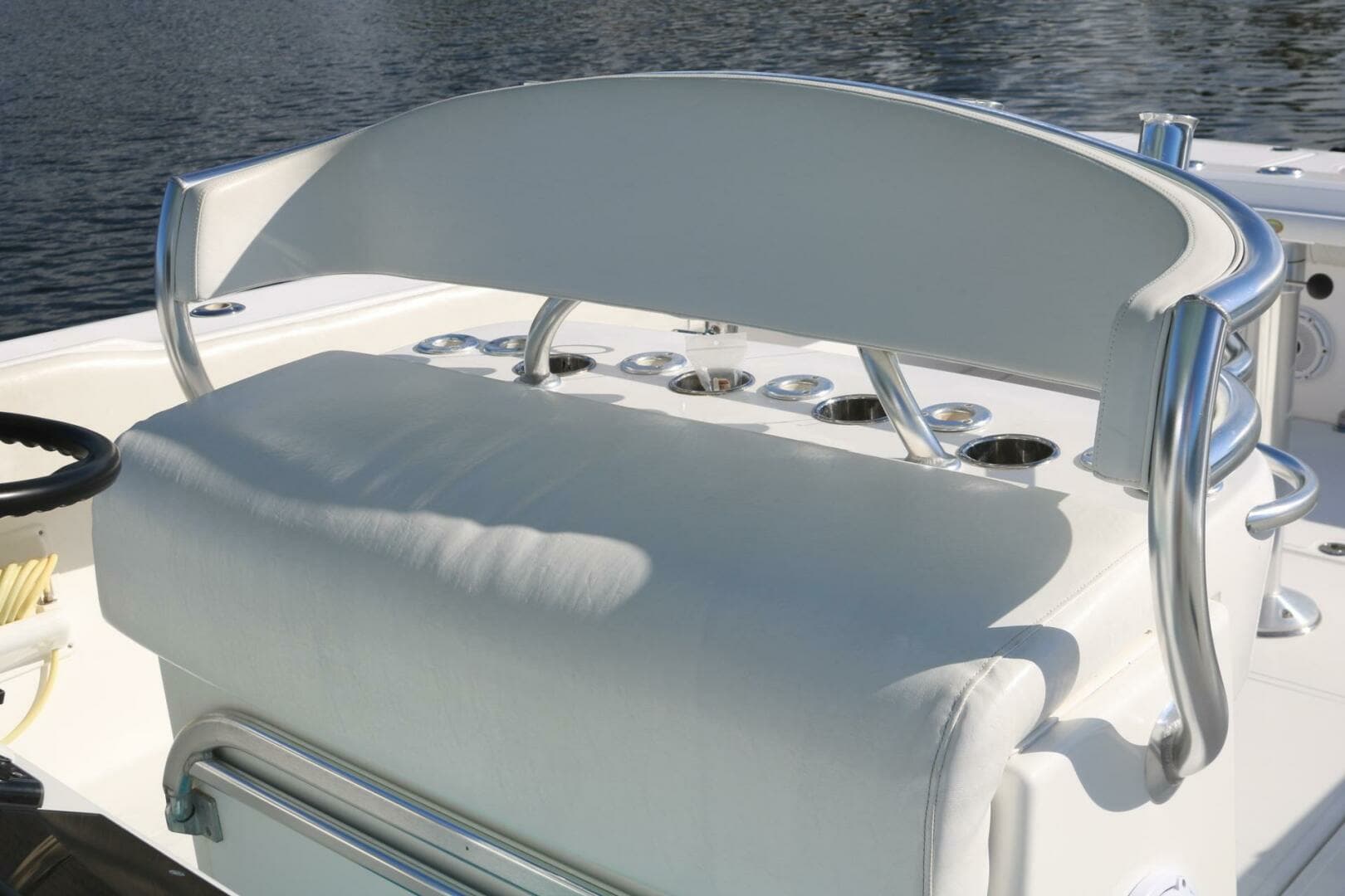 2008 Venture 39 Center Console - Image 10