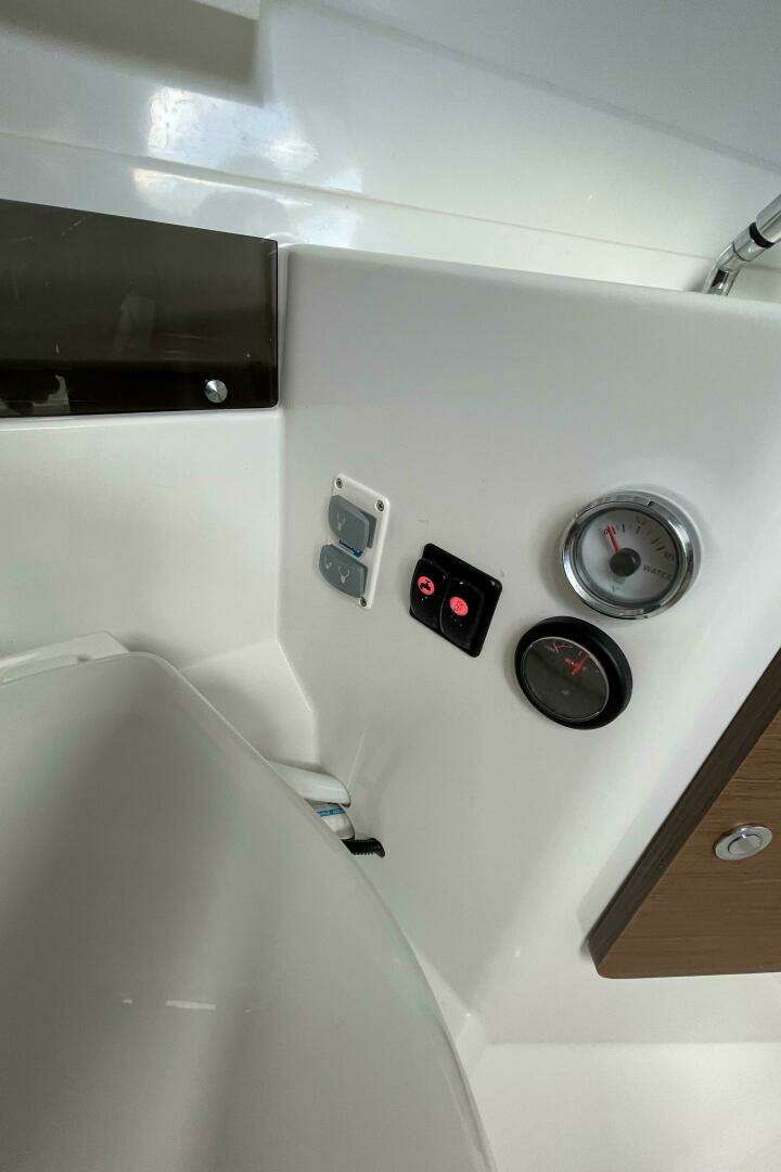 2023 Beneteau Antares 8 - Image 16