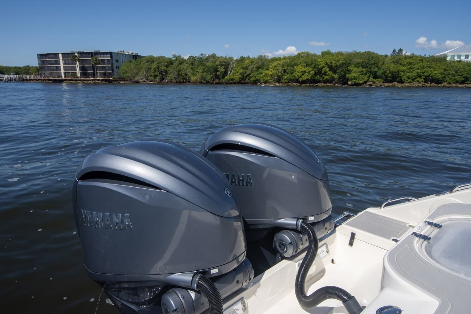 2023 Cobia 280 Center Console - Image 5