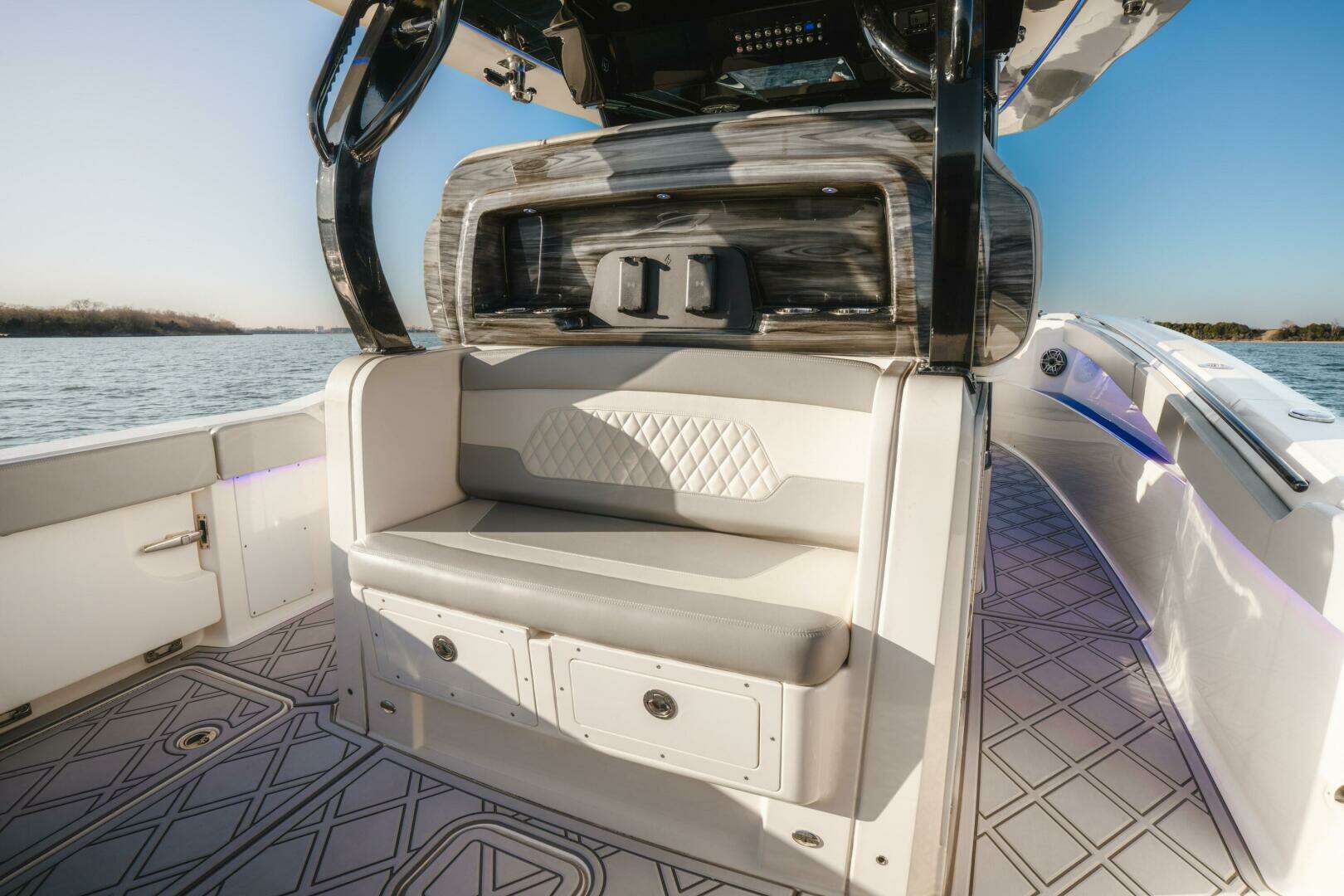 2024 Scout 377 LXF - Image 13