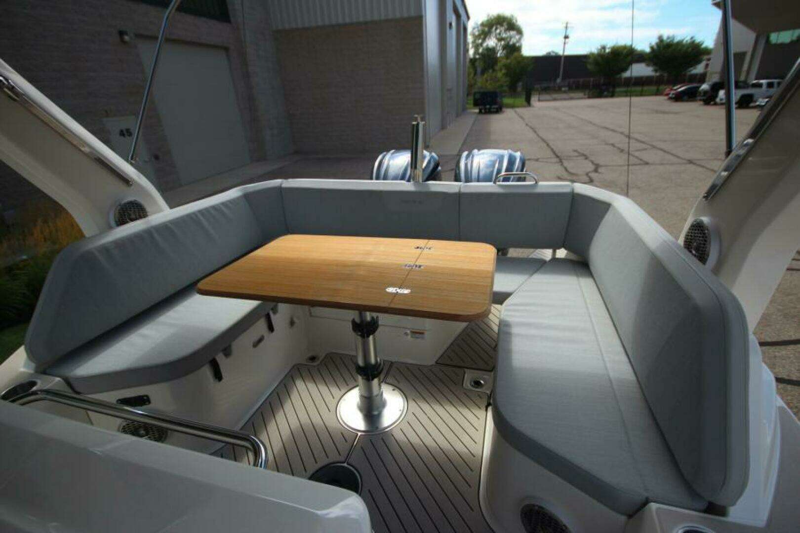 2024 Zodiac Medline 9 NEO - Image 30