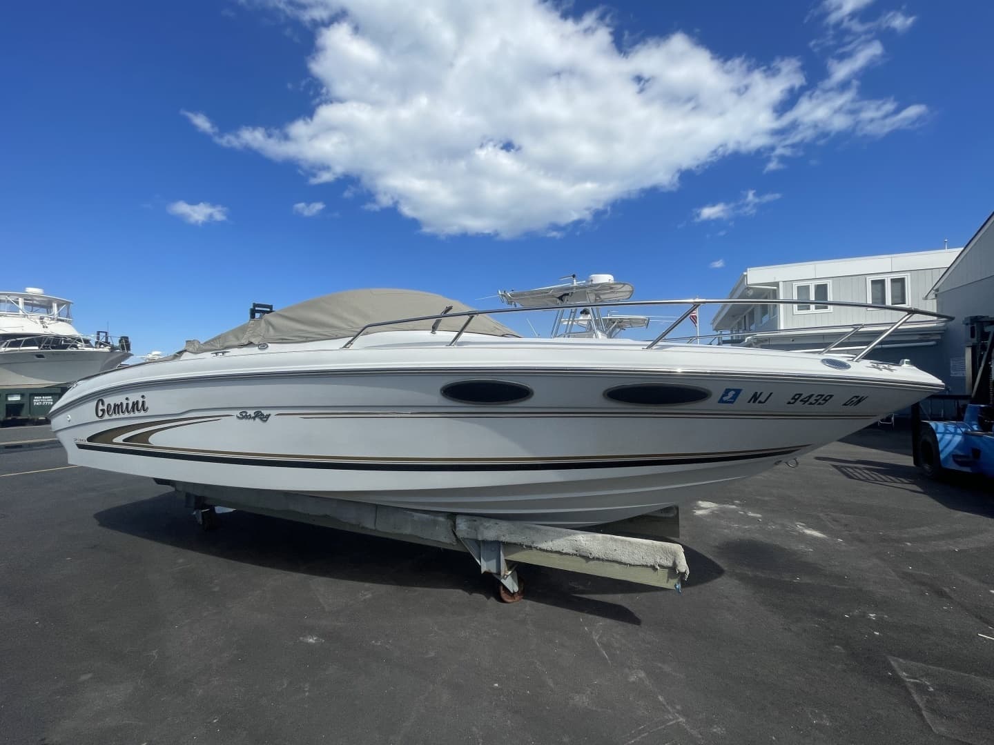 2000 Sea Ray 230 Signature - Image 4