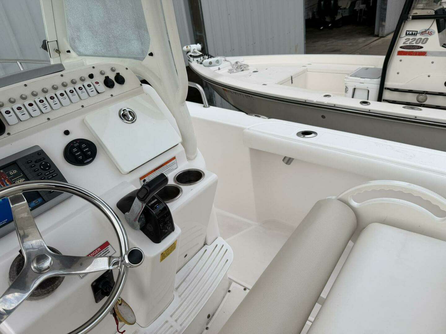 2011 Everglades 230cc - Image 31