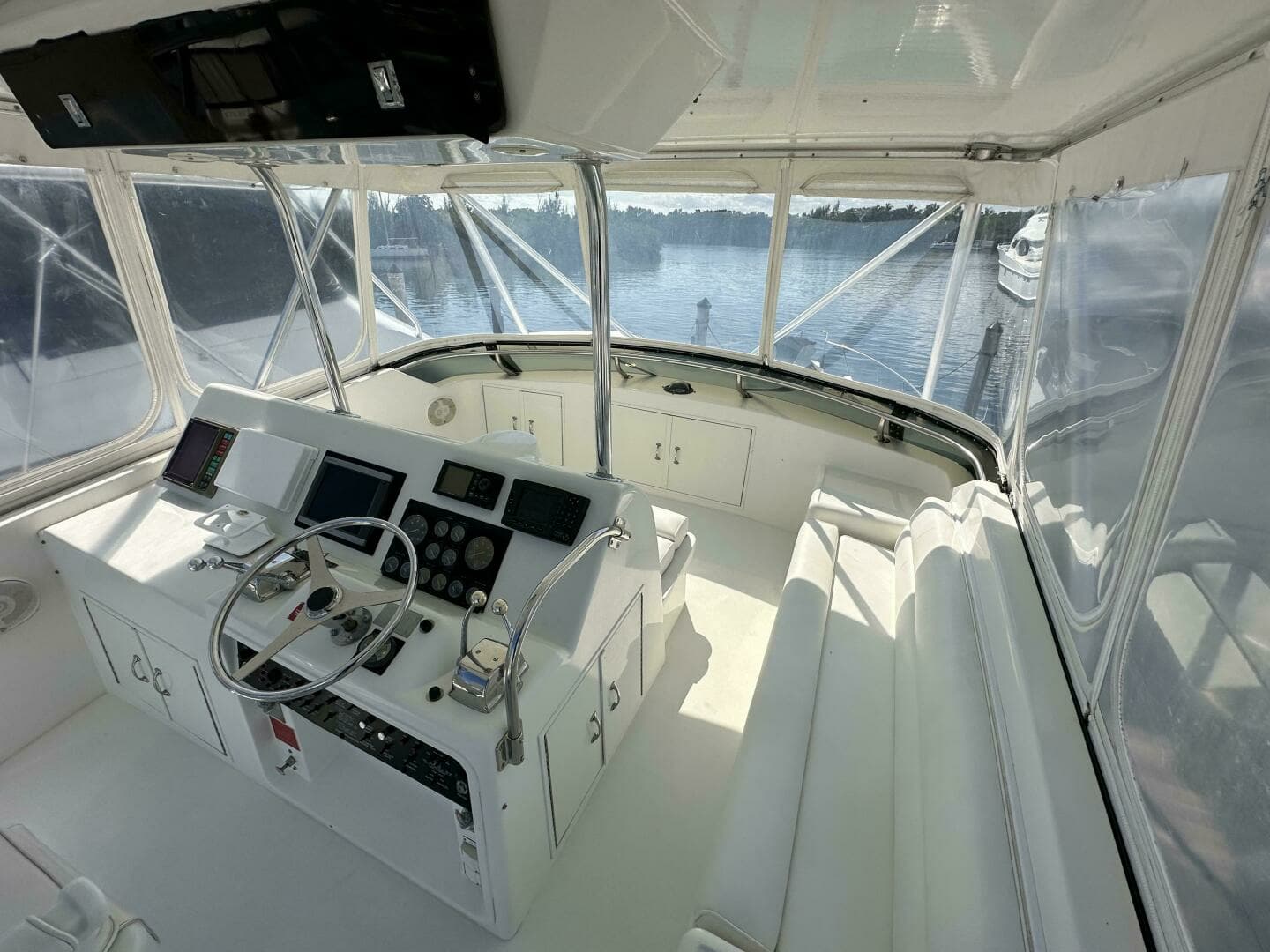 1992 Hatteras 50 Convertible - Image 46