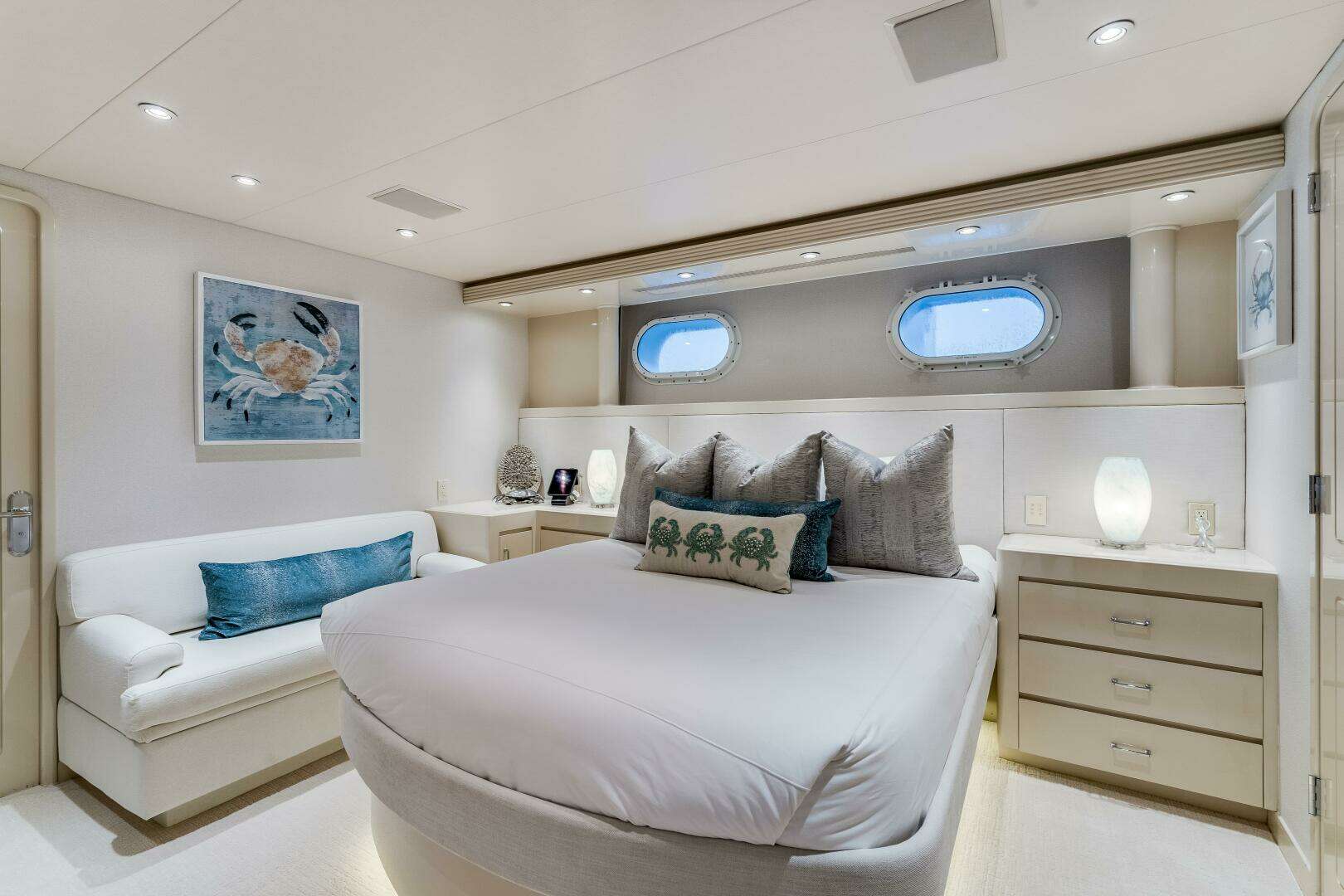 2001 Westship Skylounge - Image 32