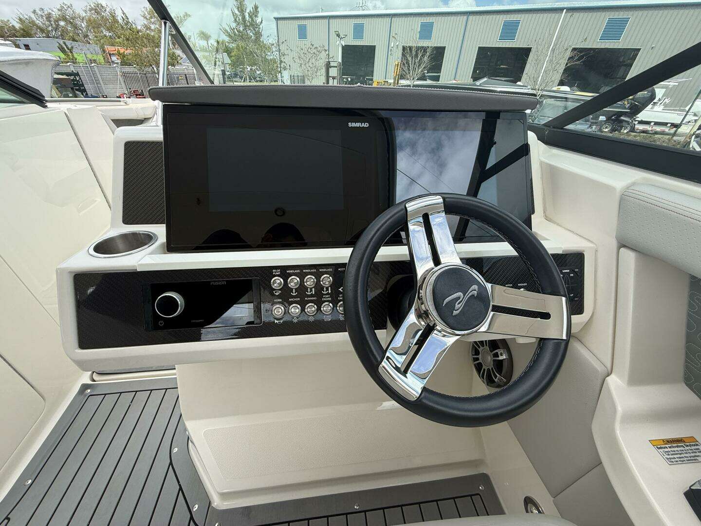 2020 Sea Ray 350 SLX Outboard - Image 10