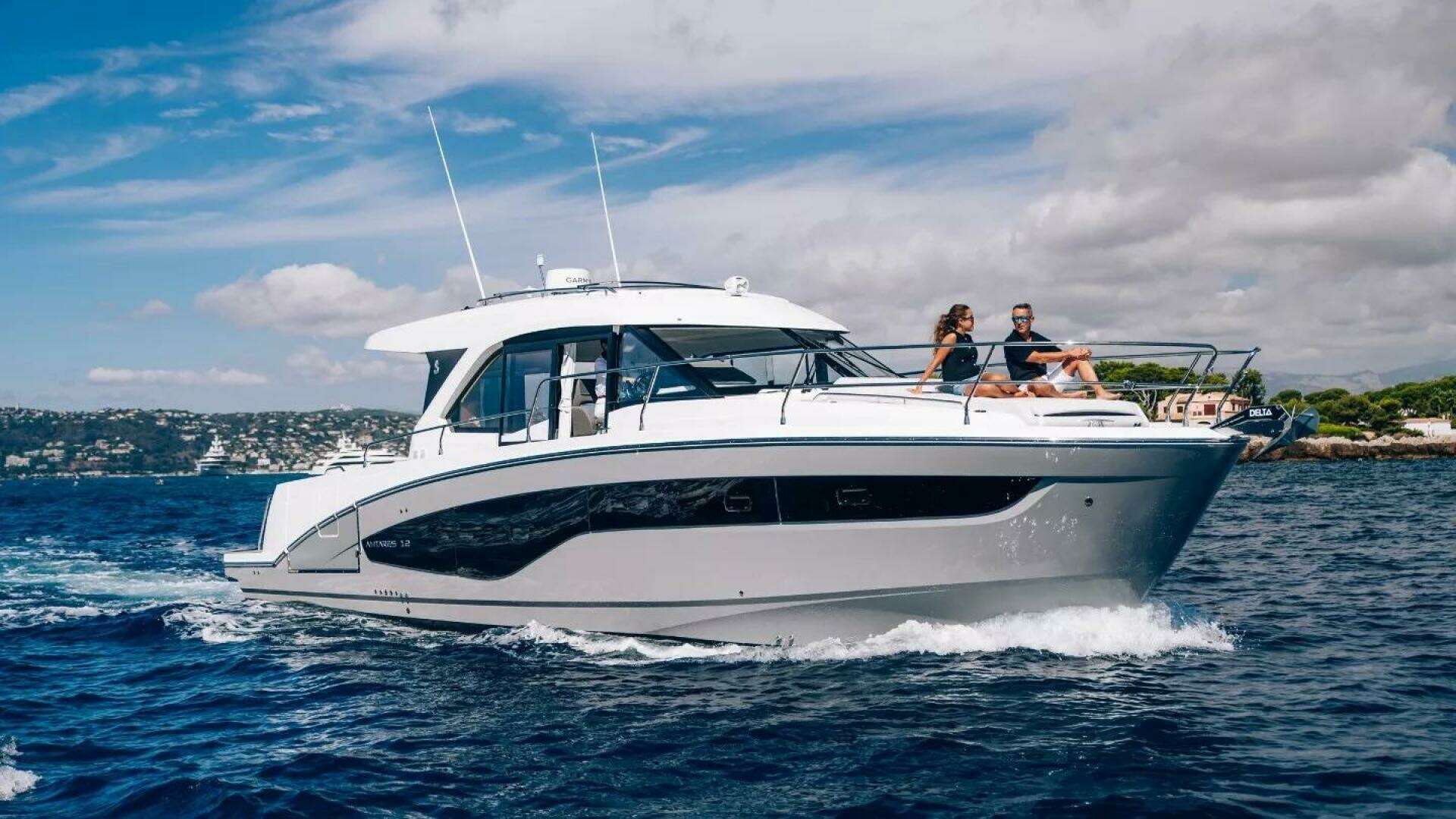 2026 Beneteau Antares 12 Coupe - Image 2