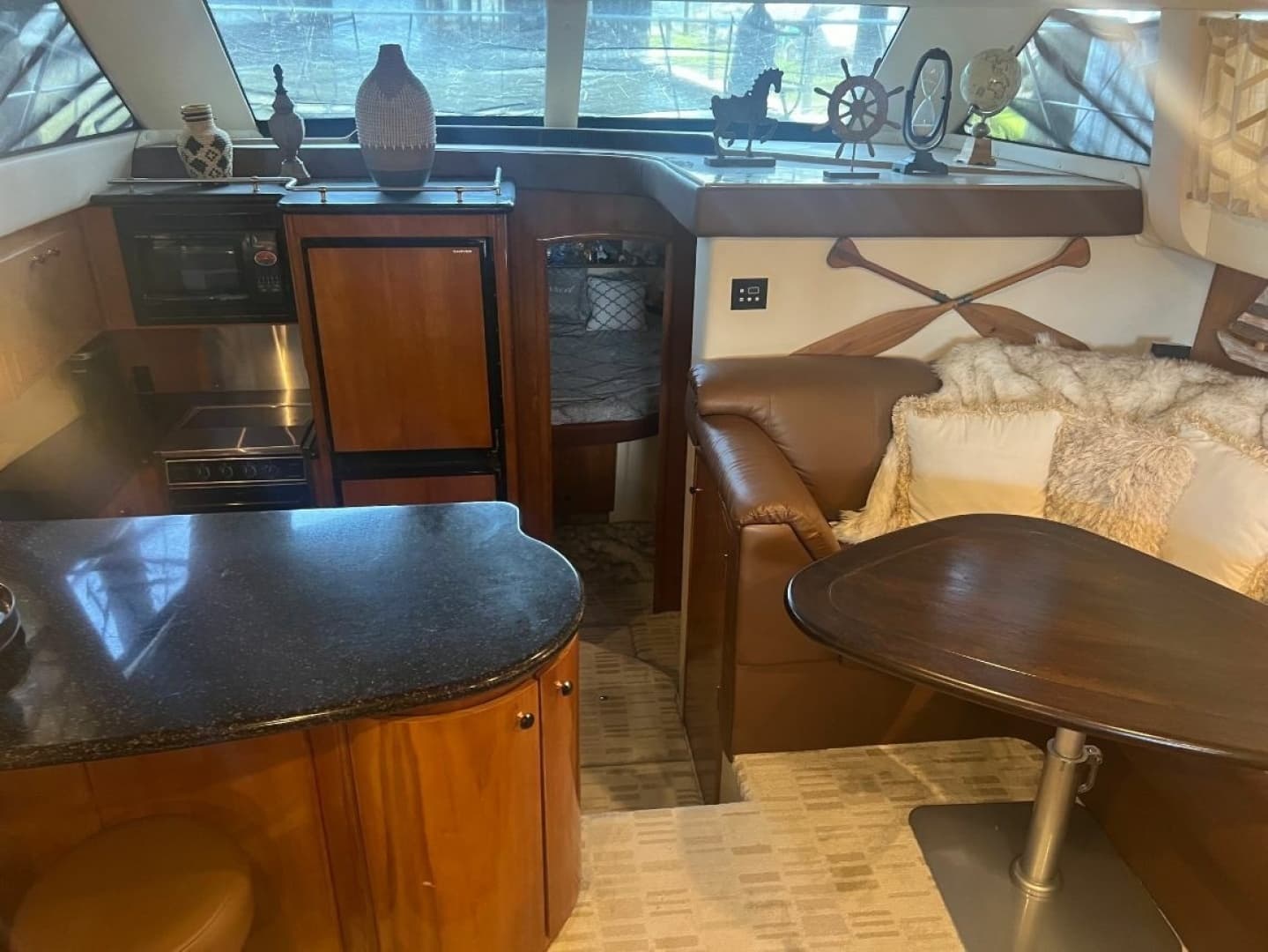 2001 Carver 466 MY - Image 35