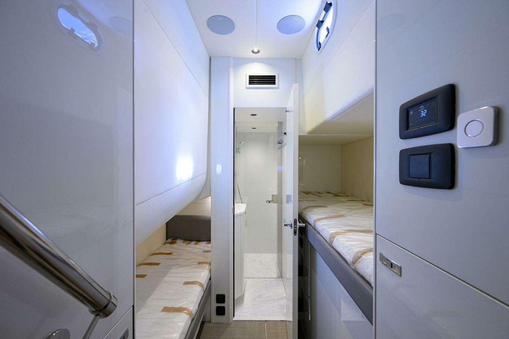 2027 Princess S72 - Image 13