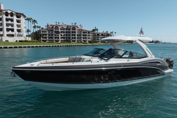 2018 Formula 350 Crossover Bowrider - Image 1