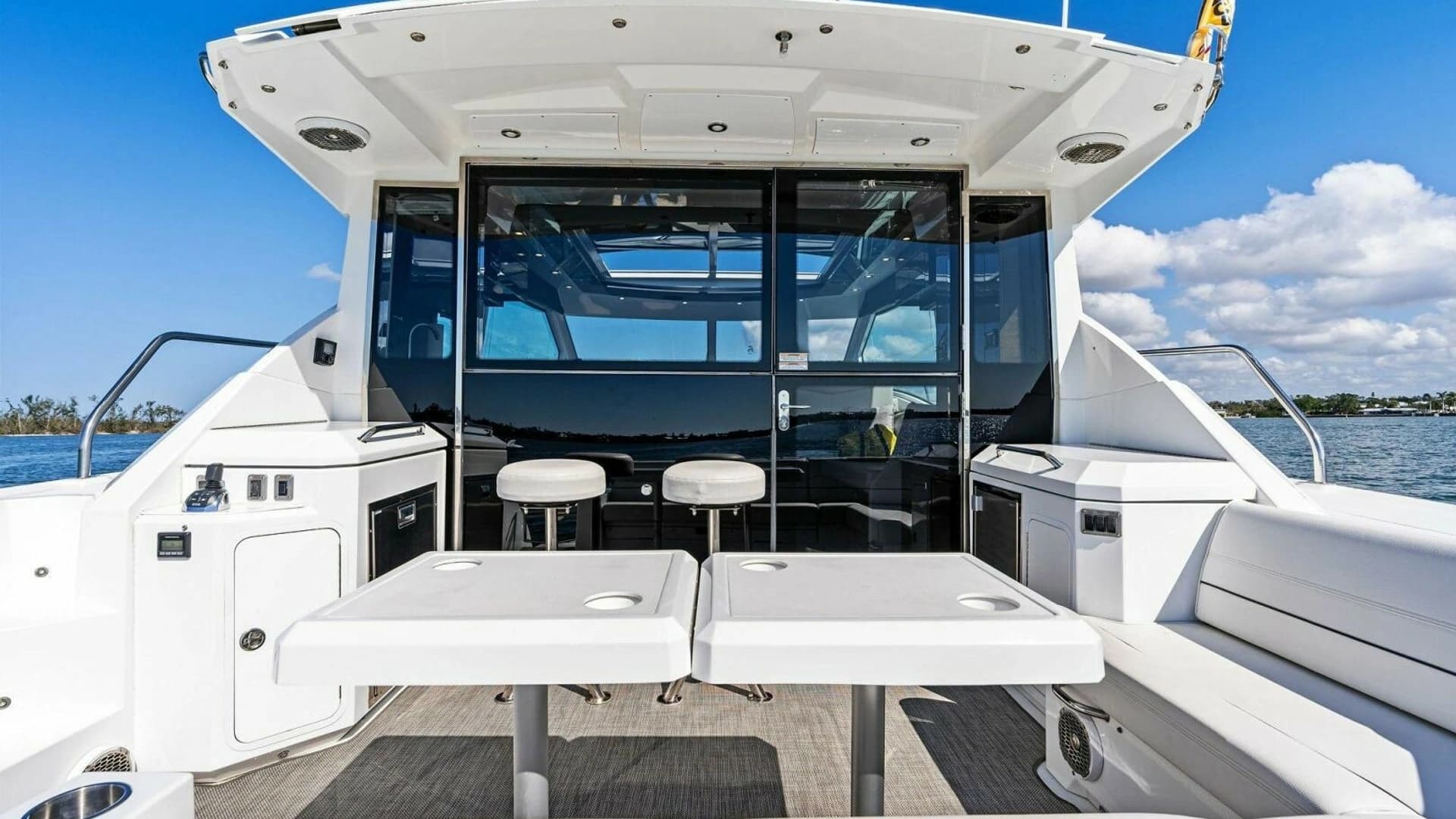 2019 Cruisers Yachts 45 Cantius - Image 26