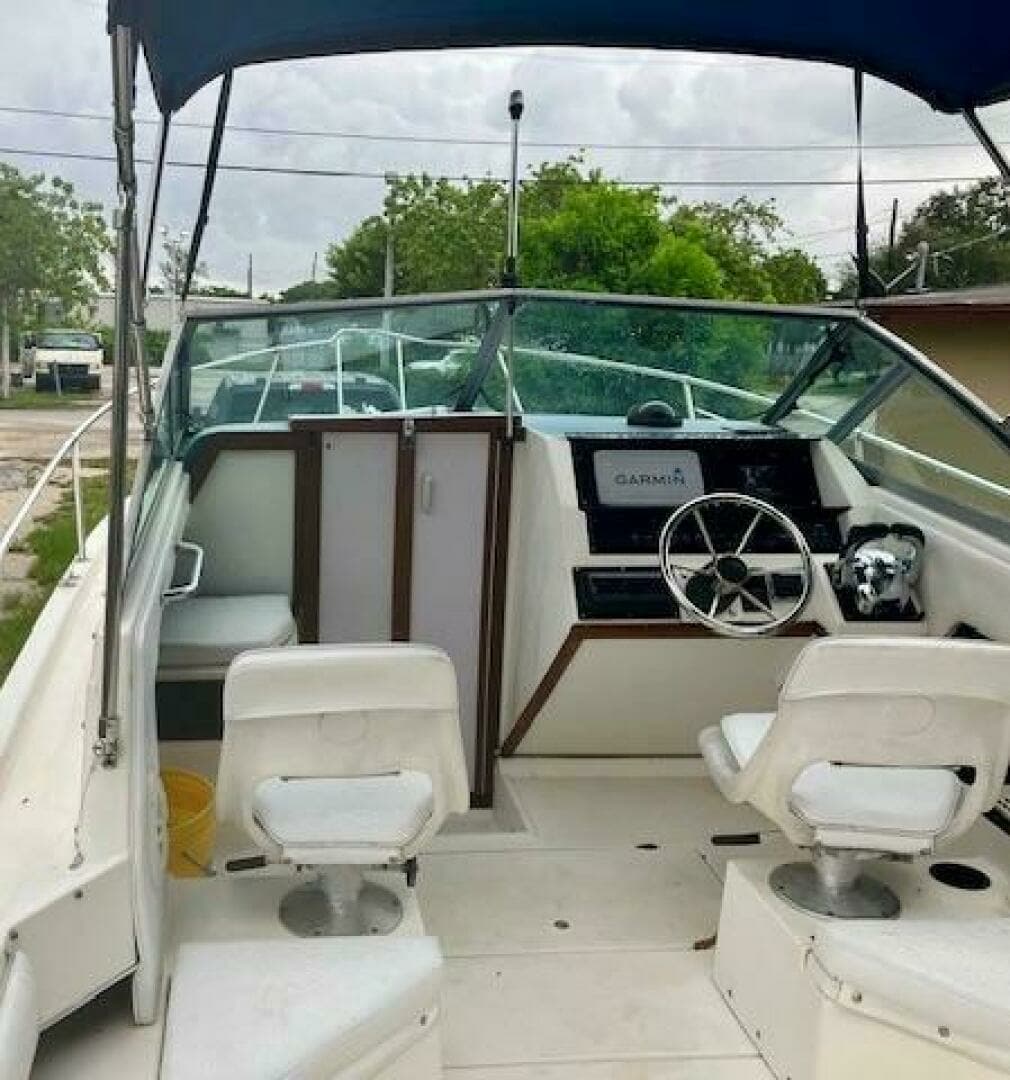 1990 Sea Ray 240 Sundeck - Image 5