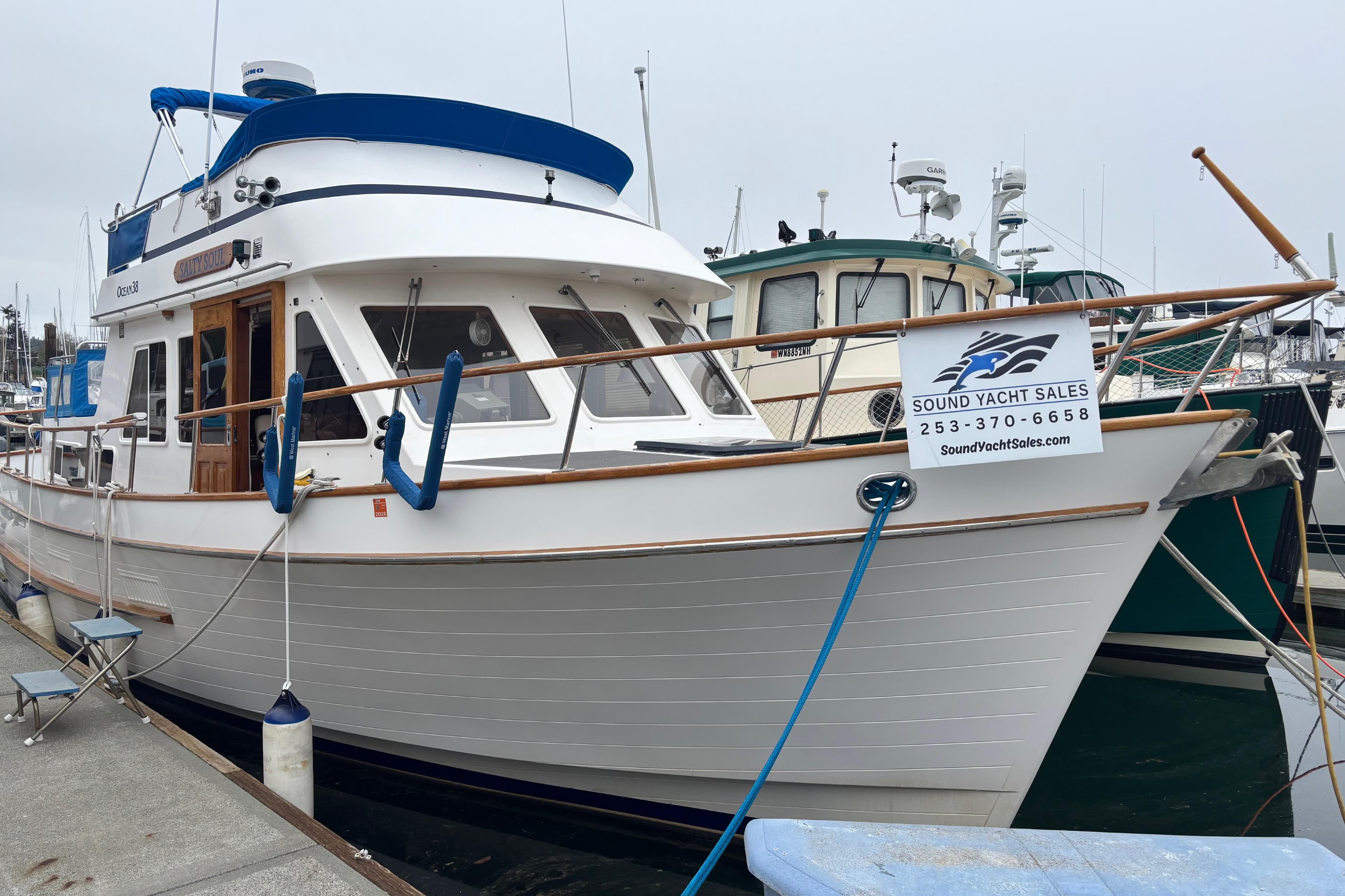 1984 Ocean Alexander 38 Double Cabin