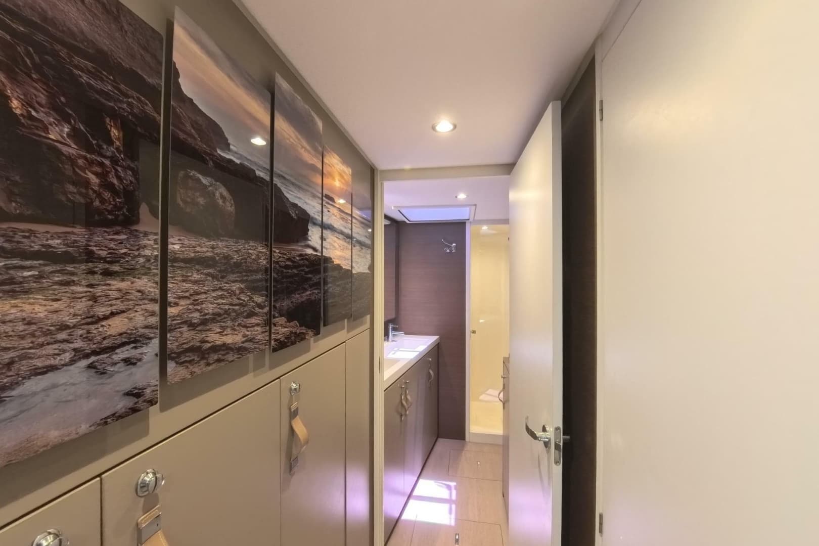 2022 Bali 4.6 - Image 32