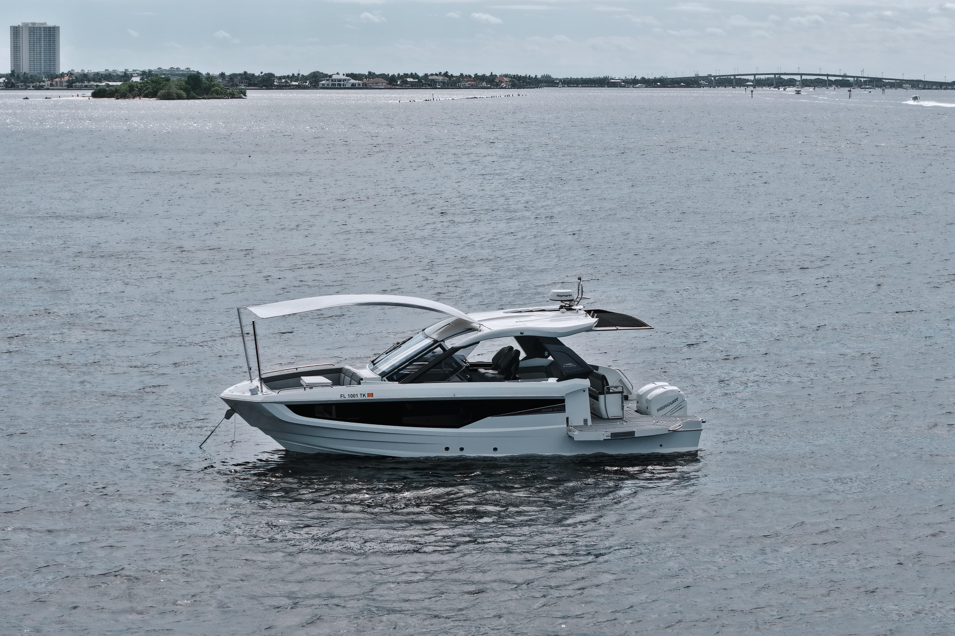 2023 Galeon 400 XL yacht cruising on open water.