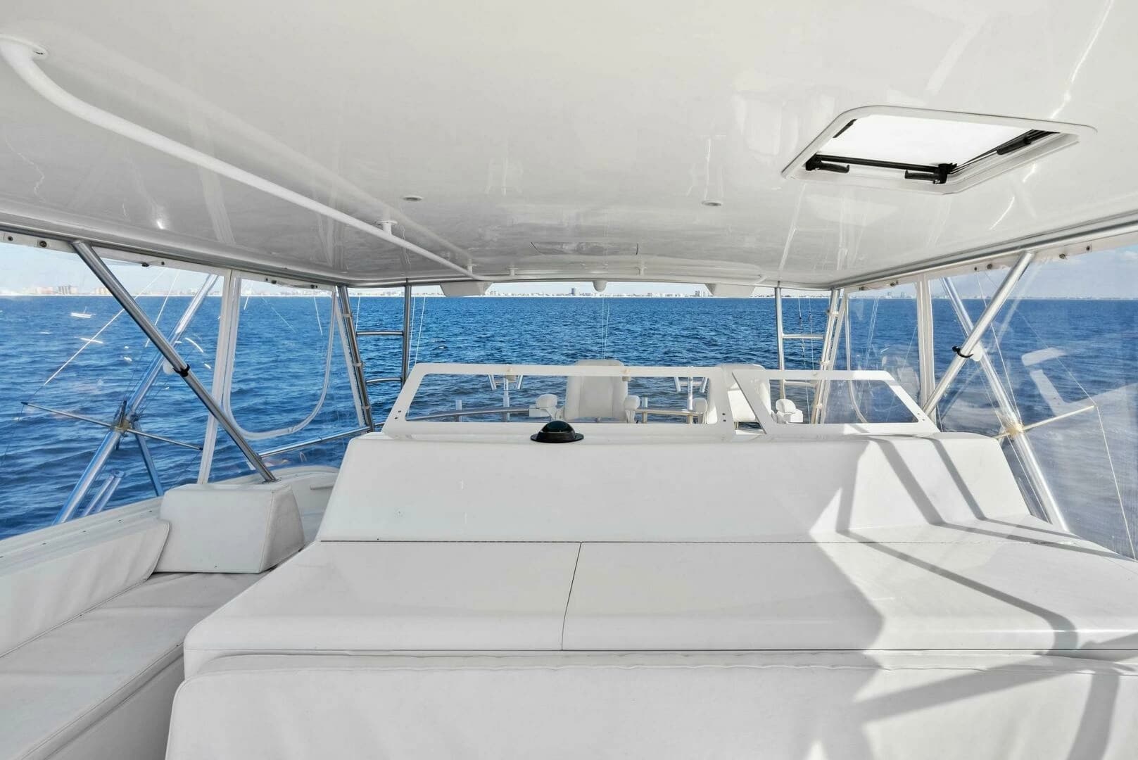 2002 Viking 65 Convertible - Image 63