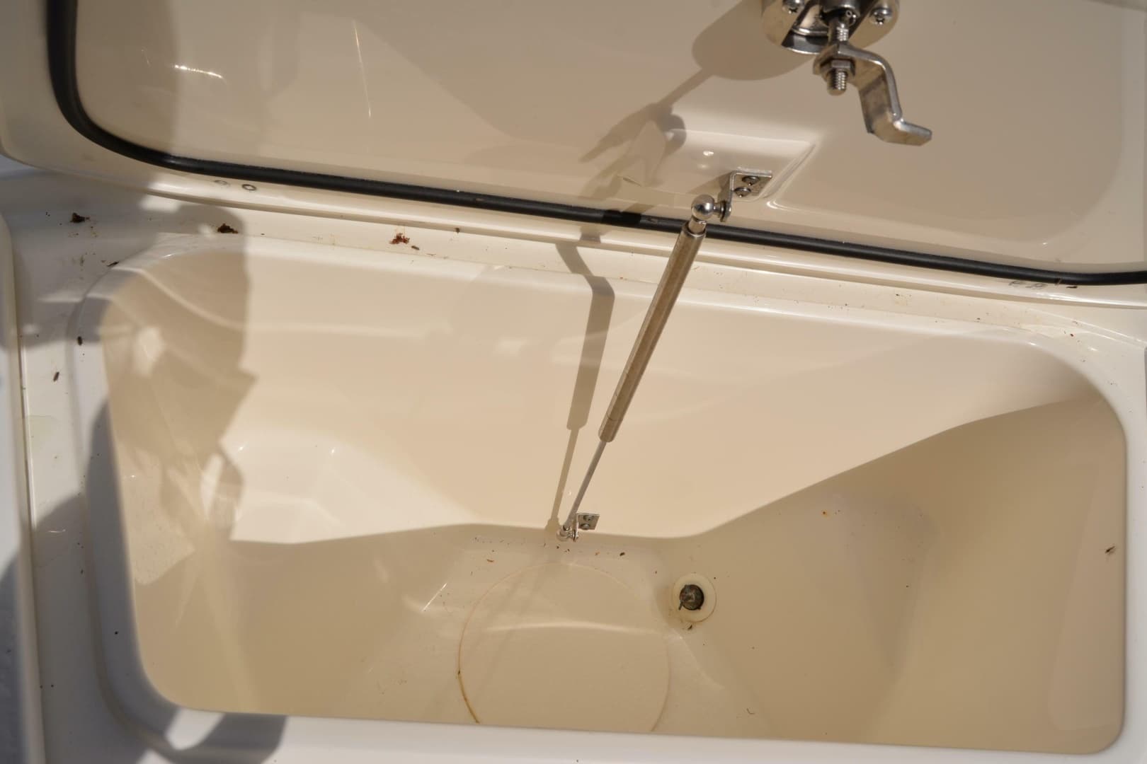 2021 Boston Whaler 270 Dauntless - Image 28