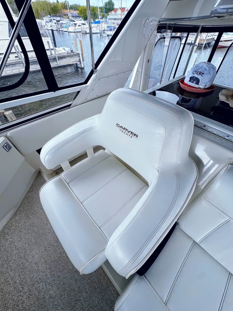 1999 Carver 406 Aft Cabin Motor Yacht - Image 19