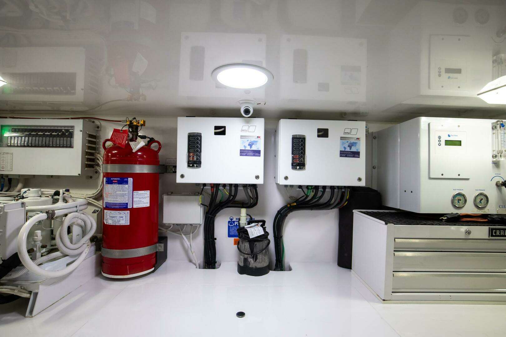 2019 Viking 62 Convertible - Image 26