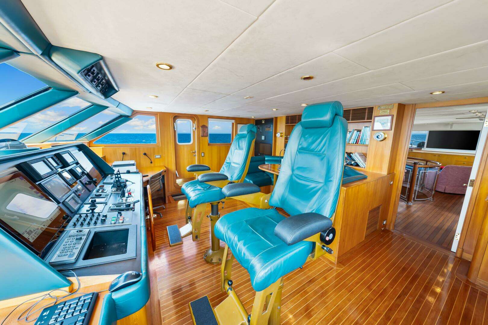 1996 Palmer Johnson TRI-DECK FB - Image 90