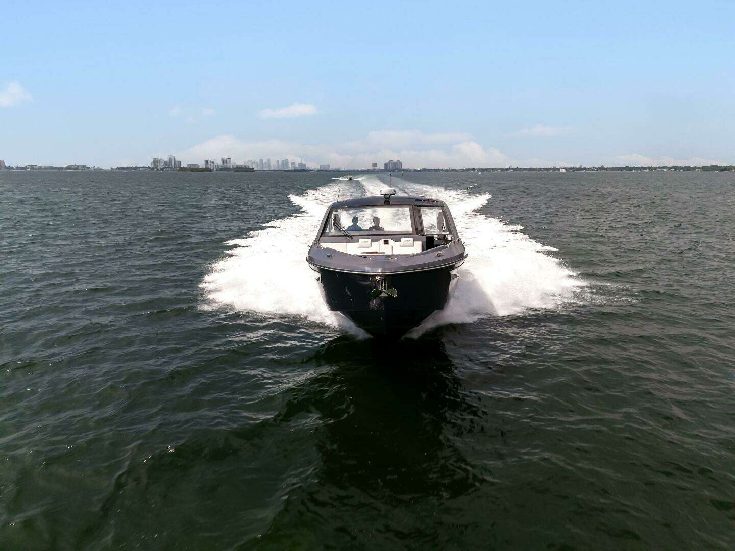 2023 Cruisers Yachts 42 GLS OB - Image 8