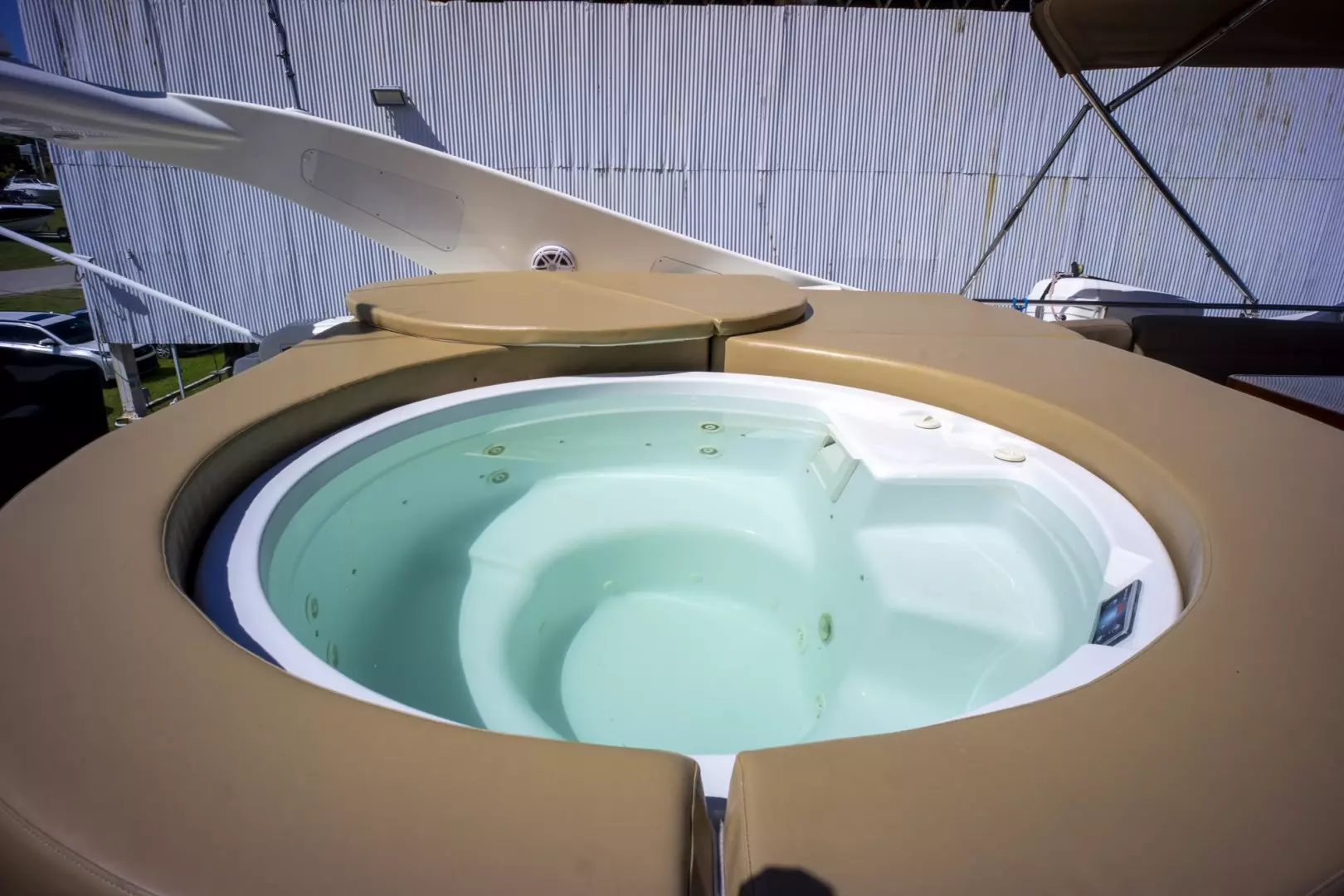 2000 Ferretti Yachts Custom Line 94 - Image 4