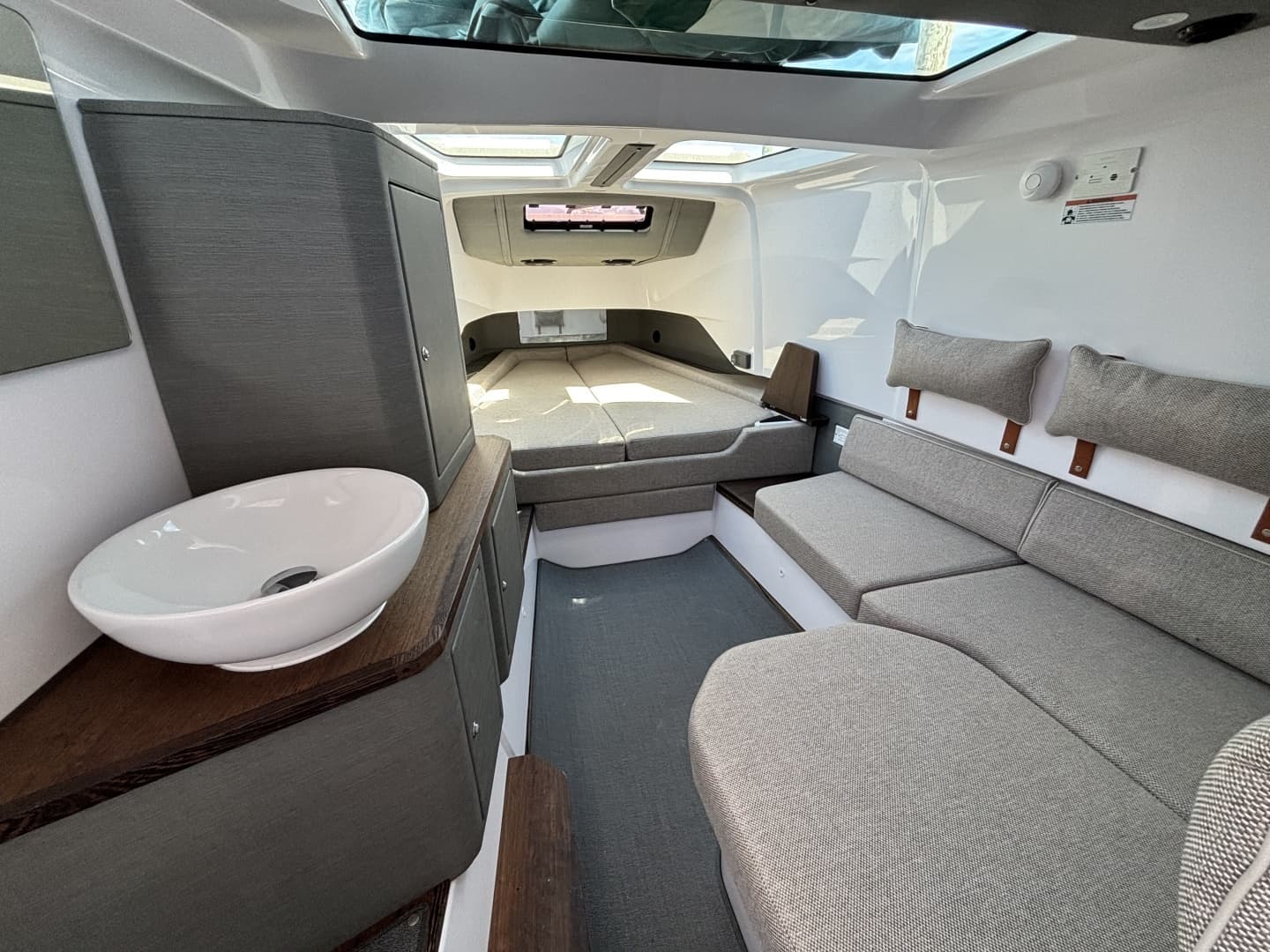 2023 Axopar 37XC Cross Cabin - Image 24