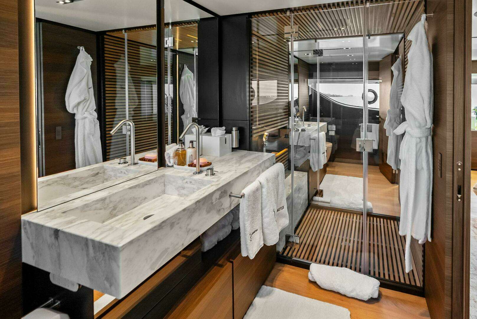 2023 Custom Line 33 Navetta - Image 63