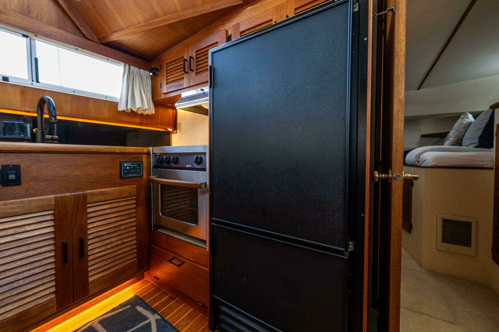 1991 Tollycraft 48 - Image 32