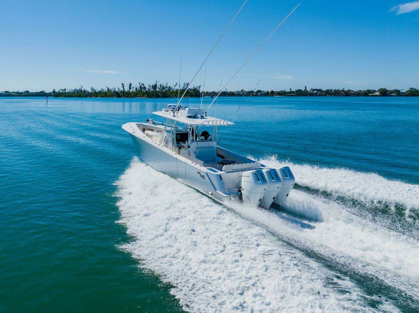 2025 SeaVee 370z - Image 7