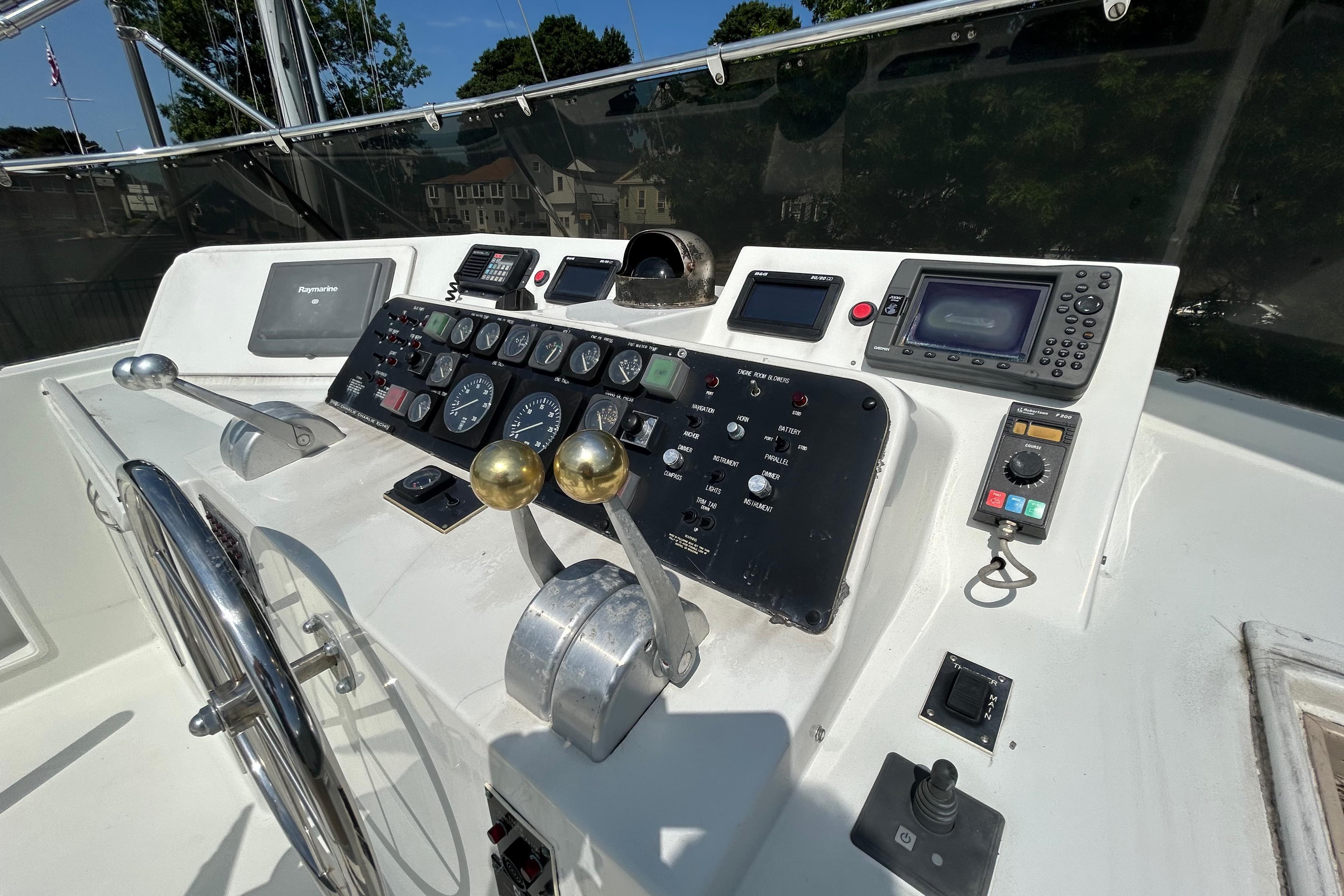 1991 Hatteras 70 Cockpit Motor Yacht - 64