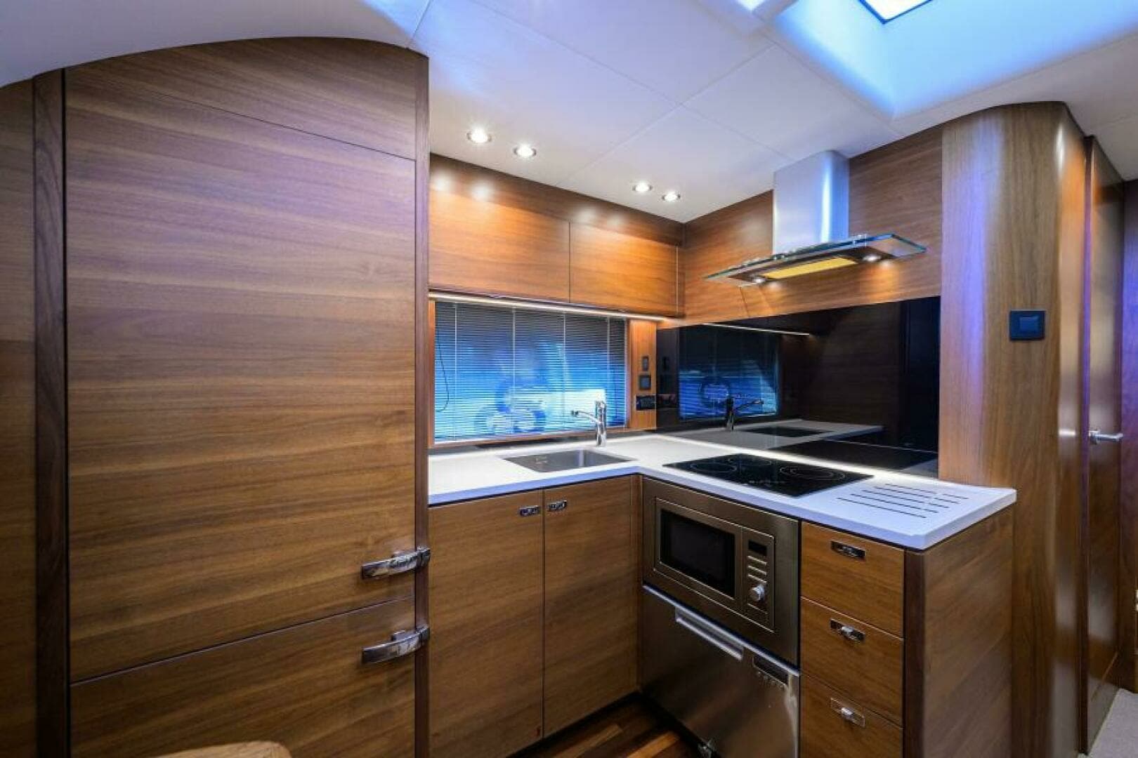 2022 Princess V50 Open - Image 4