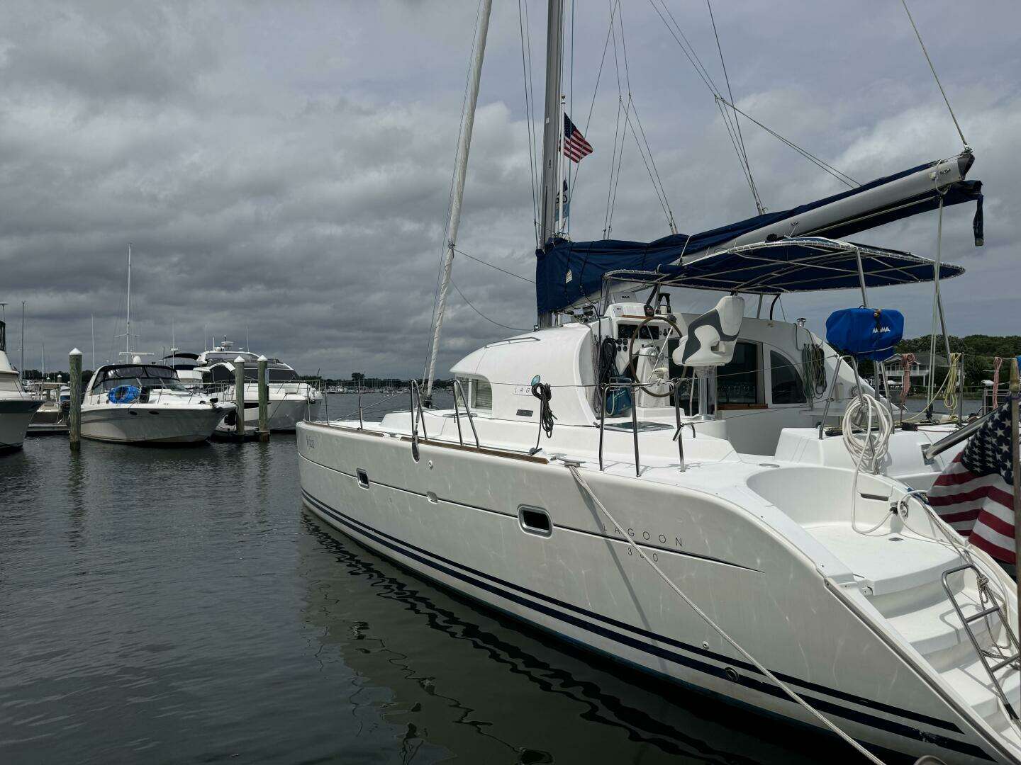 2000 Lagoon 380 - Image 4