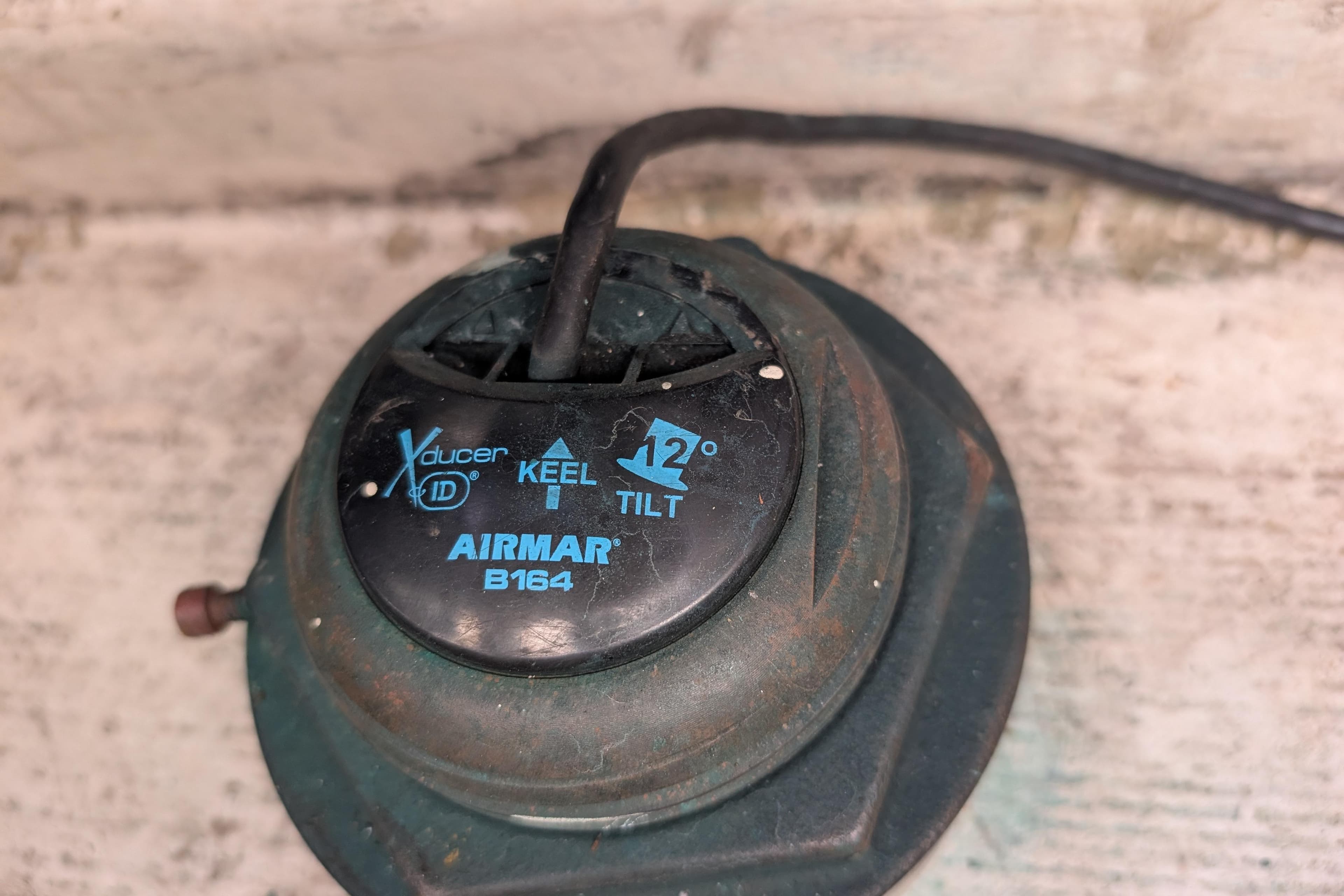 Airmar B164 transducer with 12° tilt on Blackman Billfisher 26, 1989 model.