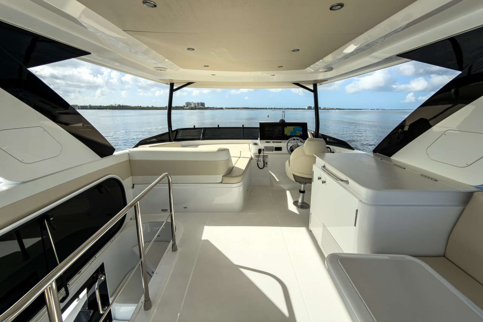 2026 Cruisers Yachts 50 FLY - Image 70