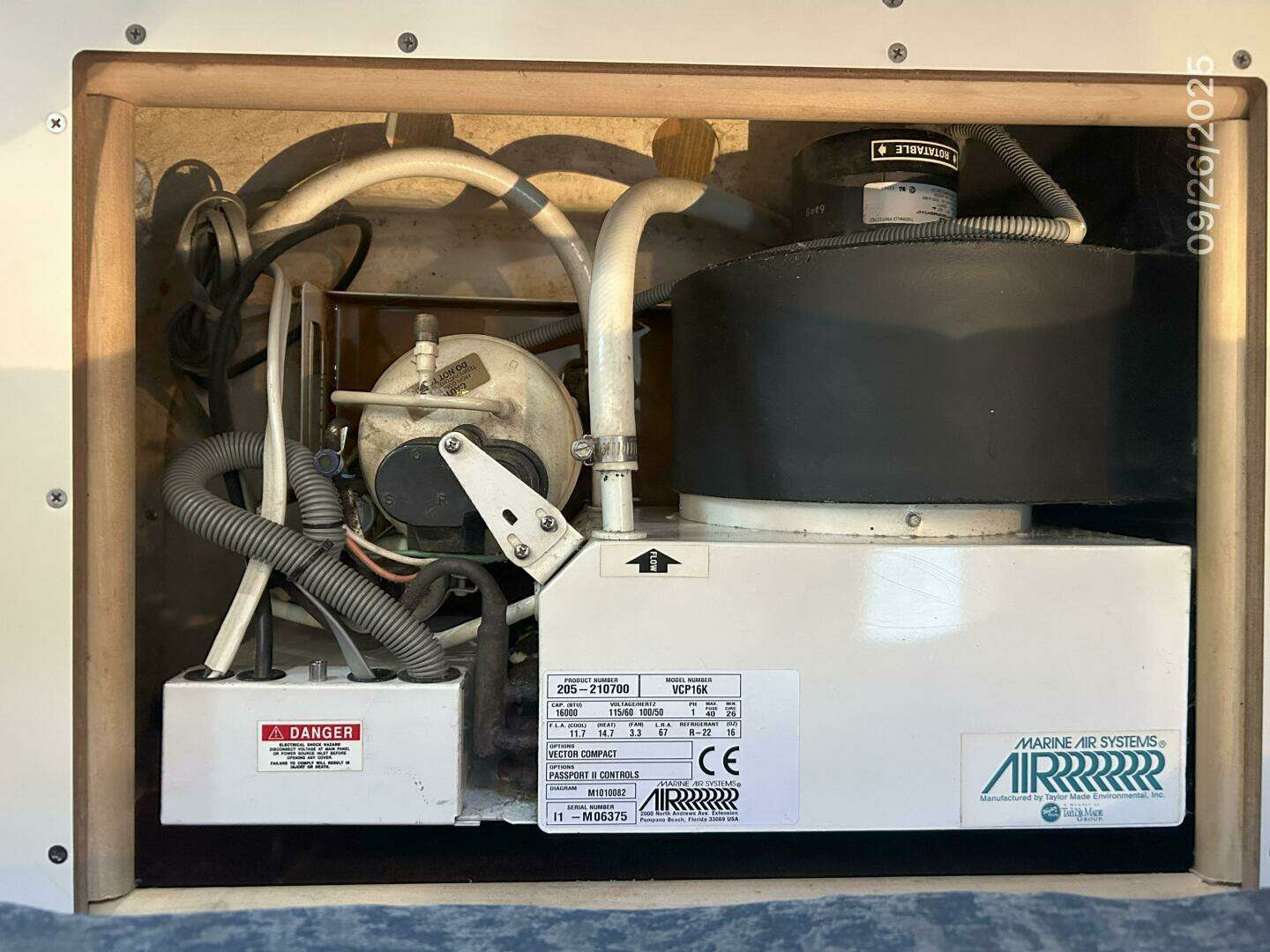 1998 Hunter 376 - Image 69