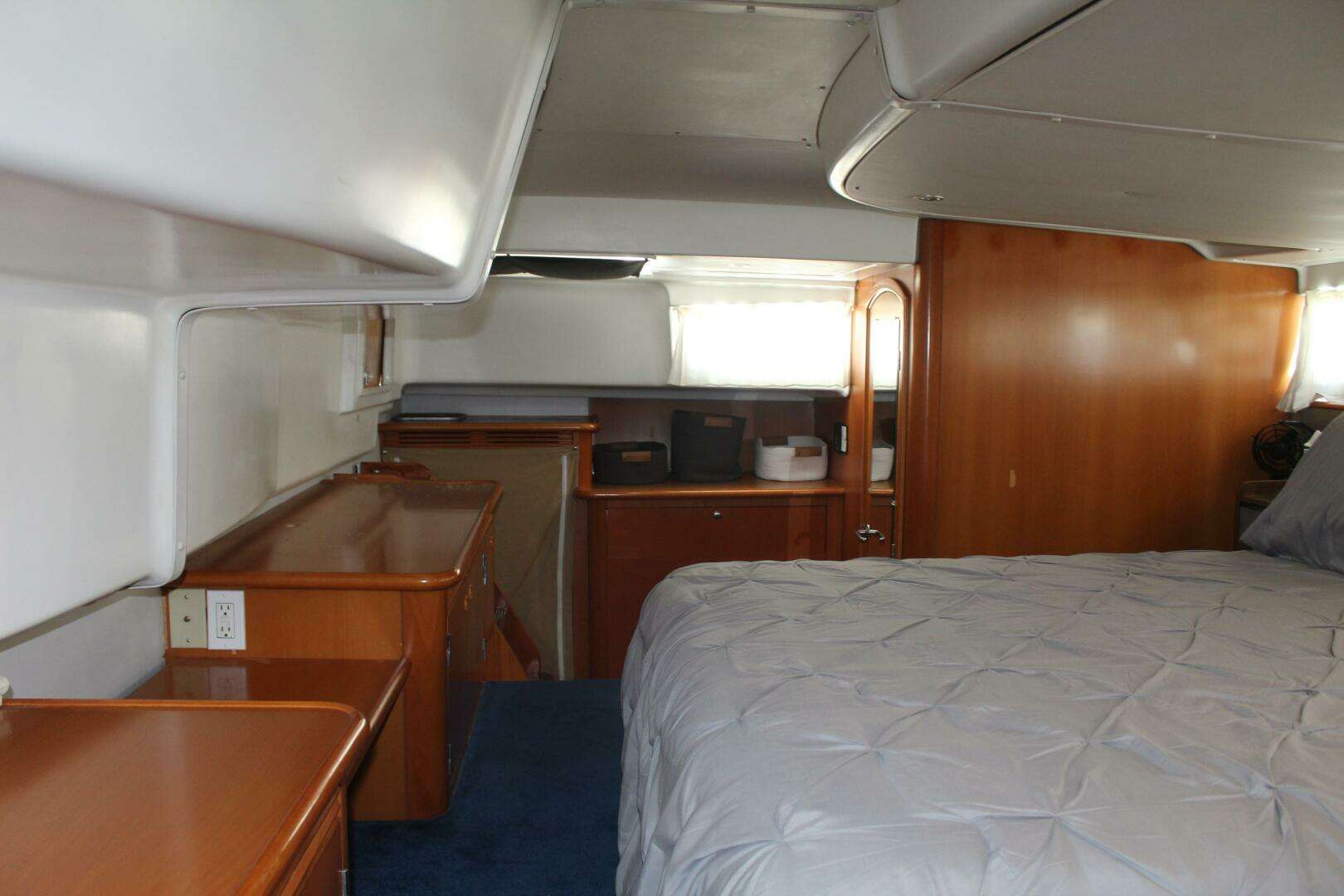 2004 Lagoon 43 Power Cat - Image 22